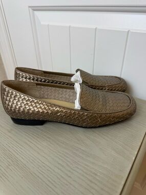 Trotters Metallic Woven Slip-On Loafers - gold Sz 6.5N